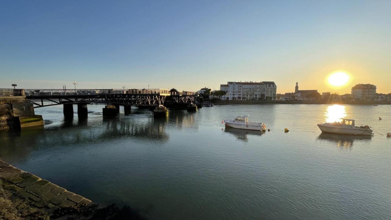 Le Phare Du Port Apartment แซงต์-ฌีย์-ครัว-เดอ-วี ภายนอก รูปภาพ